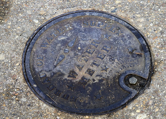 water-pipe-leak-640x480-35339611.jpeg