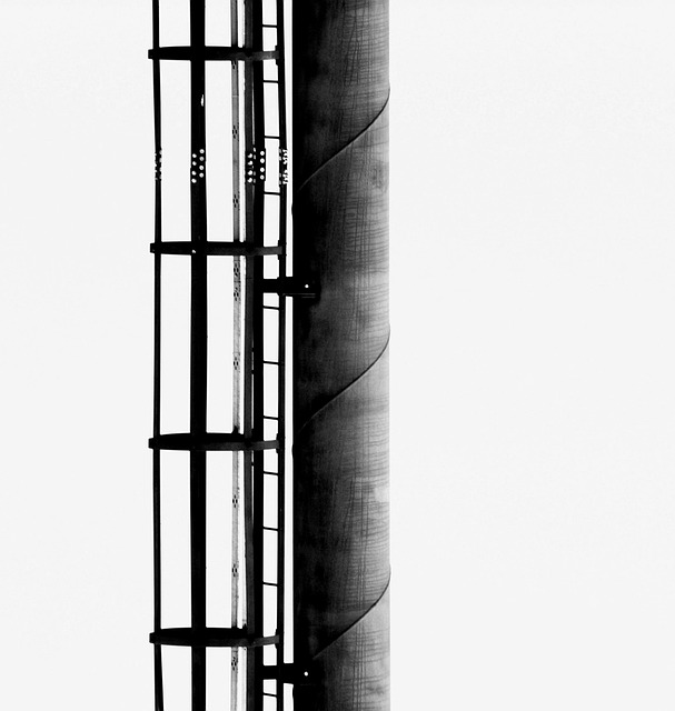 water-pipe-leak-640x480-53124740.jpeg